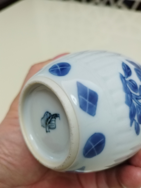 古玩陶瓷清康熙青花折枝花卉紋瓜楞罐拍賣，當前價格5500元