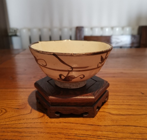 古玩陶瓷元末明初·白地黑花茶碗拍賣,當前價格0元