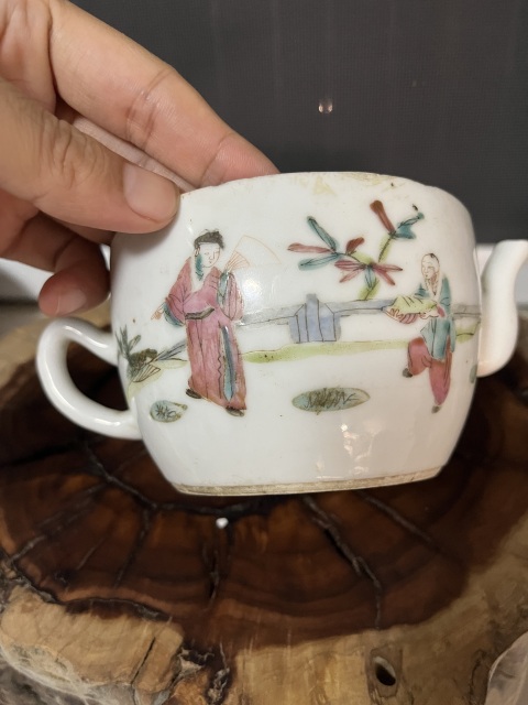 古玩陶瓷同治粉彩人物參湯壺拍賣,當前價格688元