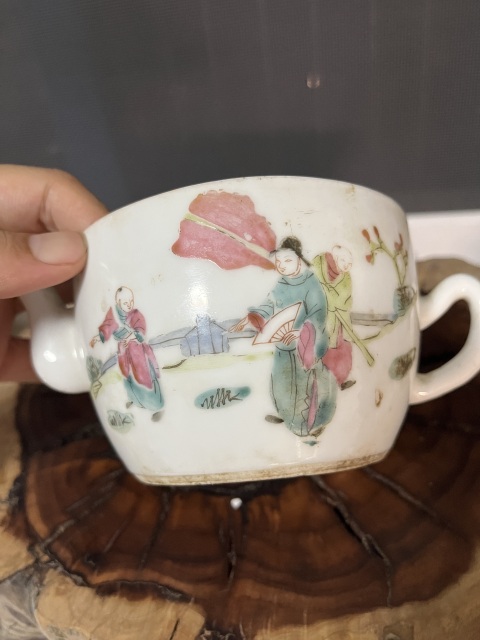 古玩陶瓷同治粉彩人物參湯壺拍賣,當前價格688元
