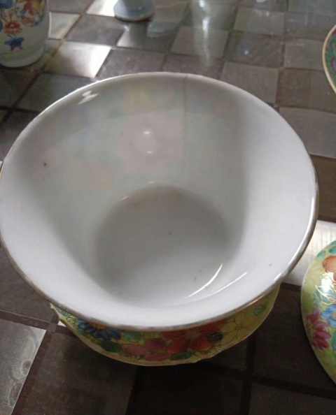 古玩陶瓷民國黃地粉彩百花不落地三才蓋碗拍賣,當前價格700元