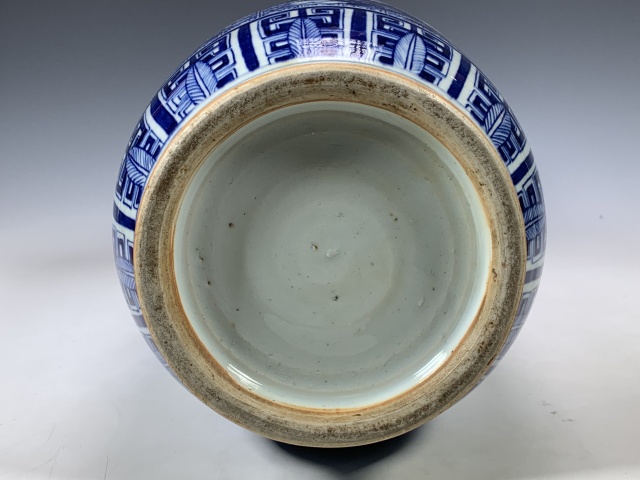 中国骨董　青花人物棒槌瓶　清時代 中国骨董 青花人物棒槌瓶 清時代