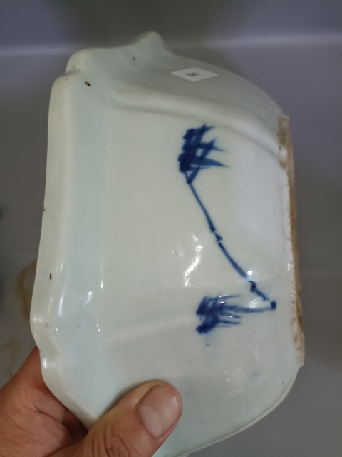 古玩陶瓷清中期青花人物故事八方窩角盆拍賣，當(dāng)前價(jià)格1888元