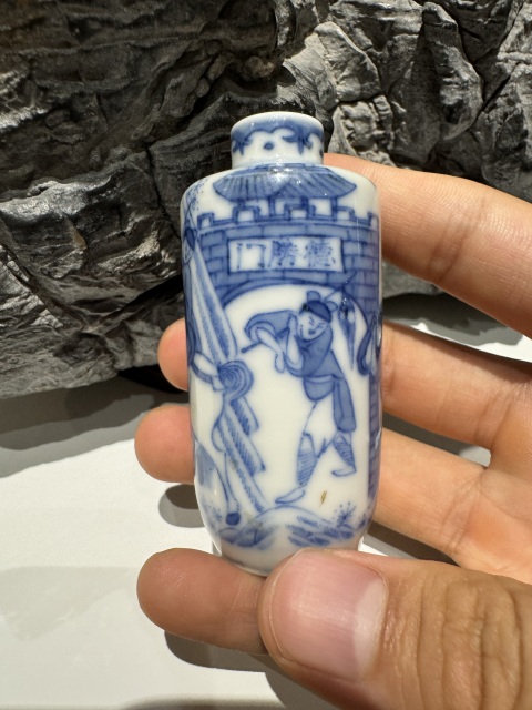 域鉴古玩】德胜门青花鼻烟壶拍卖价格/图片/值多少钱