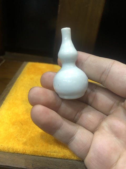 古玩陶瓷(精品文房)清-康熙-甜白釉葫蘆瓶-一對(duì)拍賣,當(dāng)前價(jià)格0元