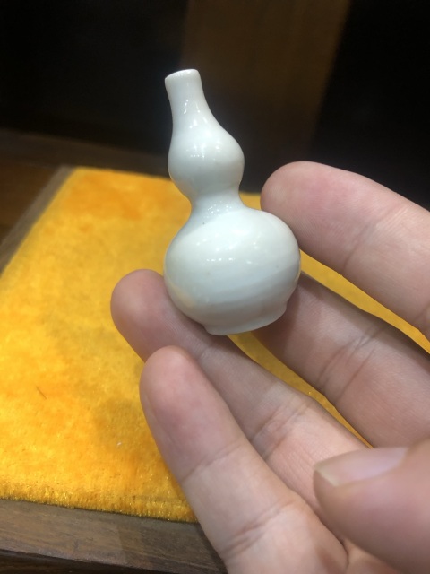 古玩陶瓷(精品文房)清-康熙-甜白釉葫蘆瓶-一對(duì)拍賣,當(dāng)前價(jià)格0元