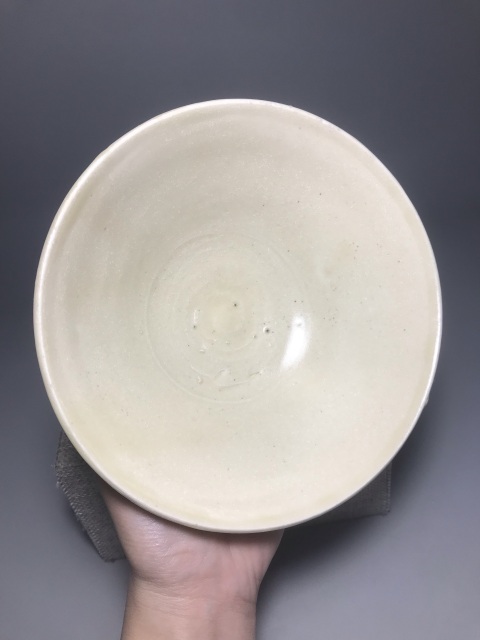 古玩陶瓷（收藏級）精美釉水漂亮米黃釉深腹大碗（收藏品）拍賣，當前價格1888元