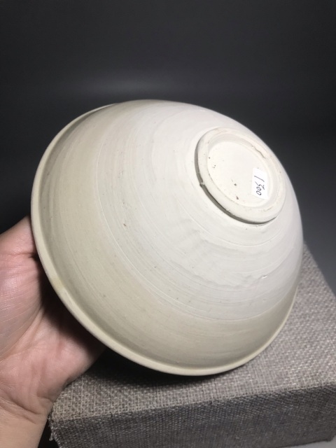 古玩陶瓷（收藏級）精美釉水漂亮米黃釉深腹大碗（收藏品）拍賣，當前價格1888元