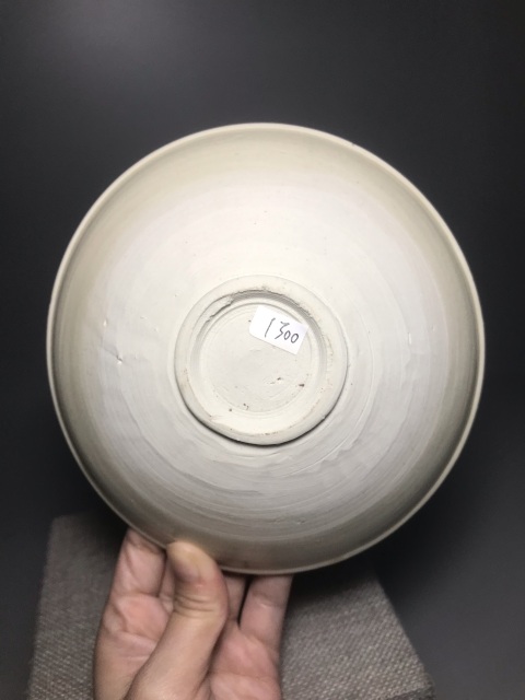 古玩陶瓷（收藏級）精美釉水漂亮米黃釉深腹大碗（收藏品）拍賣，當前價格1888元