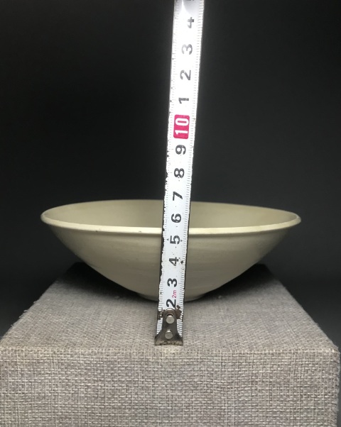 古玩陶瓷（收藏級）精美釉水漂亮米黃釉深腹大碗（收藏品）拍賣，當前價格1888元