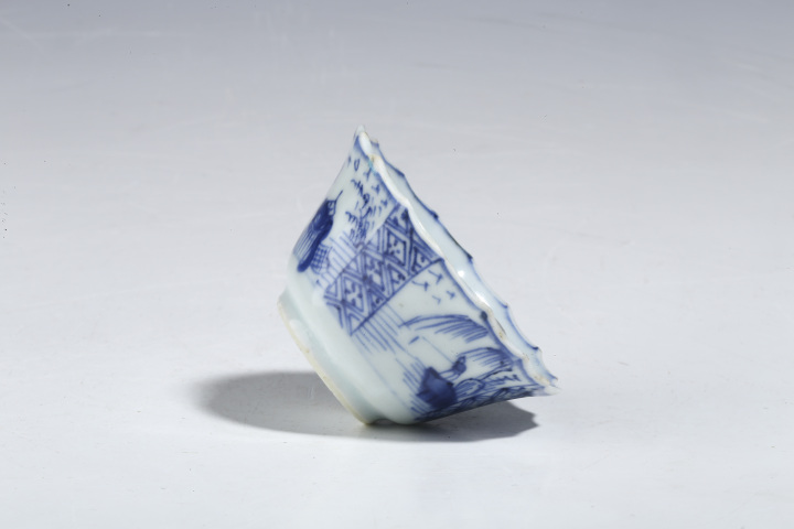 古玩陶瓷清康熙·青花山水人物紋花口杯碟拍賣，當前價格2000元