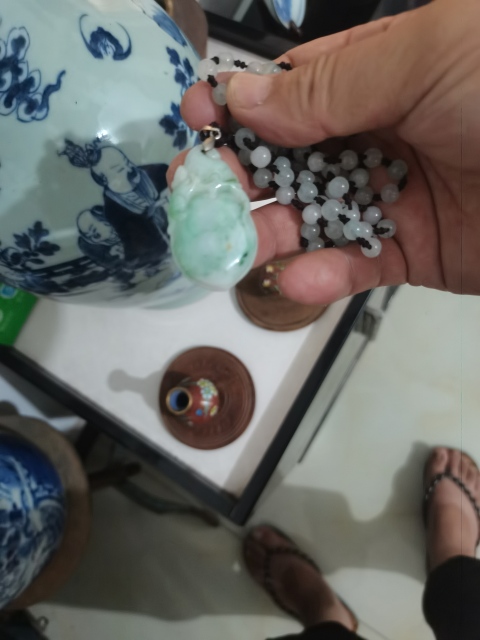 古玩玉器天然翡翠“靈猴獻壽”掛件配上鏈子了。拍賣,當前價格999元
