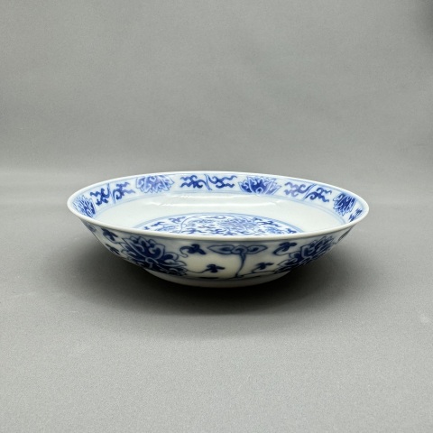 古玩陶瓷清同治官窯青花纏枝花卉紋盤拍賣,當前價格19000元