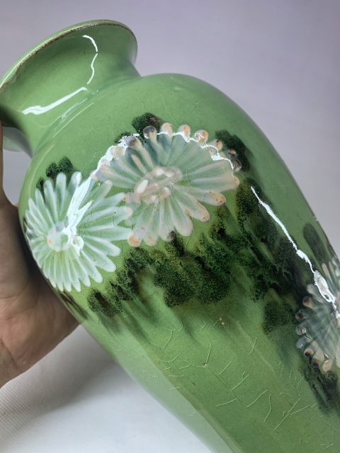 古玩陶瓷民國·綠釉加彩花卉紋瓶拍賣，當前價格958元