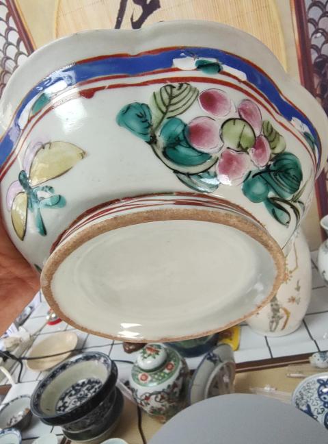 古玩陶瓷民國蝶戀花卉紋粉彩花口碗拍賣，當前價格178元