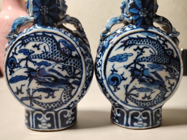 古玩陶瓷清晚期青花龍紋抱月瓶拍賣,當前價格5899元