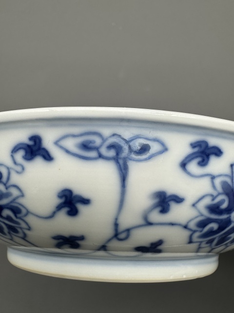 古玩陶瓷清同治官窯青花纏枝花卉紋盤拍賣,當前價格19000元