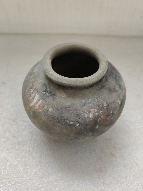 古玩陶瓷灰陶彩繪漢罐拍賣,當前價格750元