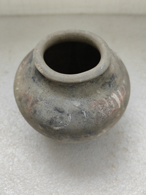 古玩陶瓷灰陶彩繪漢罐拍賣,當前價格750元