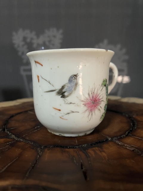 古玩陶瓷民國粉彩花鳥紋把杯拍賣，當前價格268元