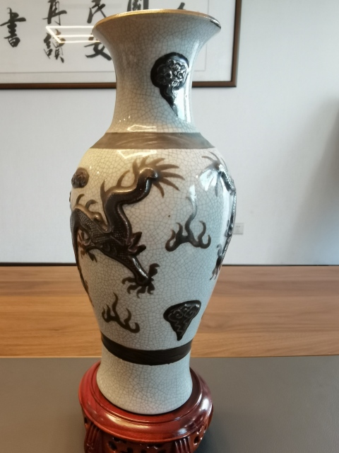 古玩陶瓷五爪龍***趕珠紋觀音大瓶拍賣,當前價格1800元