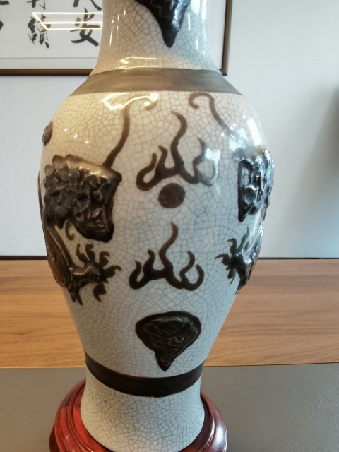 古玩陶瓷五爪龍***趕珠紋觀音大瓶拍賣,當前價格1800元