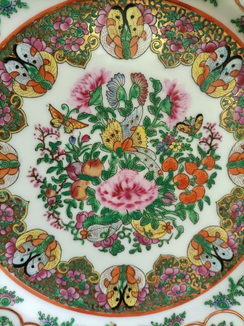 古玩陶瓷廣彩蝴蝶花卉紋盤拍賣，當前價格399元