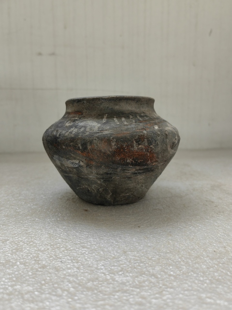 古玩陶瓷灰陶彩繪小罐拍賣,當前價格780元