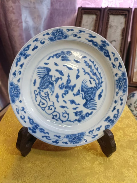 古玩陶瓷大明成化年制款青花鳳紋盤拍賣，當前價格8888元