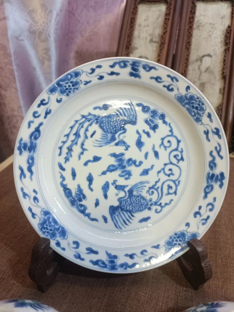 古玩陶瓷大明成化年制款青花鳳紋盤拍賣，當前價格8888元