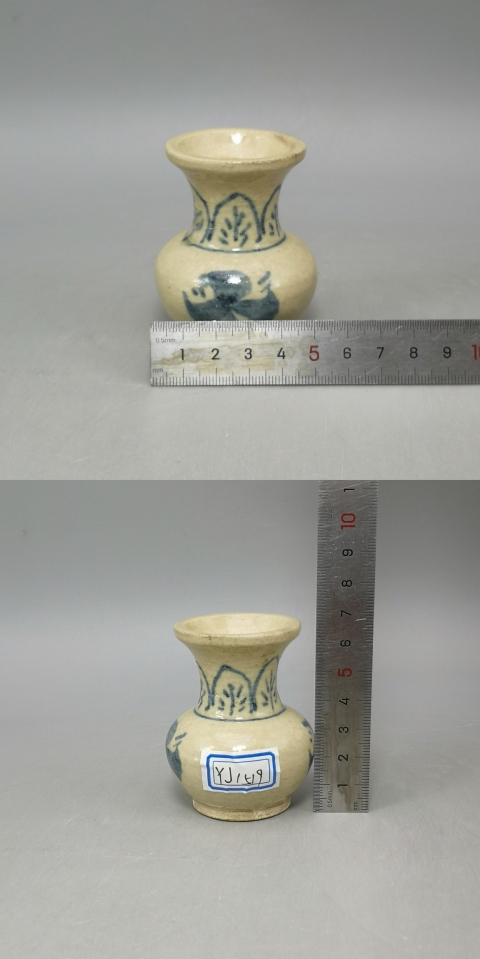 古玩陶瓷晚明花卉紋青花小瓶拍賣,當(dāng)前價格5800元