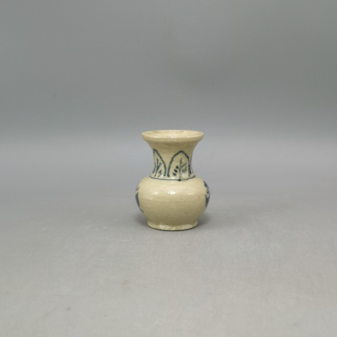 古玩陶瓷晚明花卉紋青花小瓶拍賣,當(dāng)前價格5800元