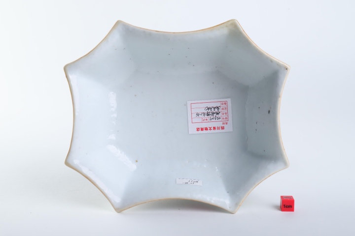 古玩陶瓷清代淺絳彩八角供碗拍賣，當前價格8888元