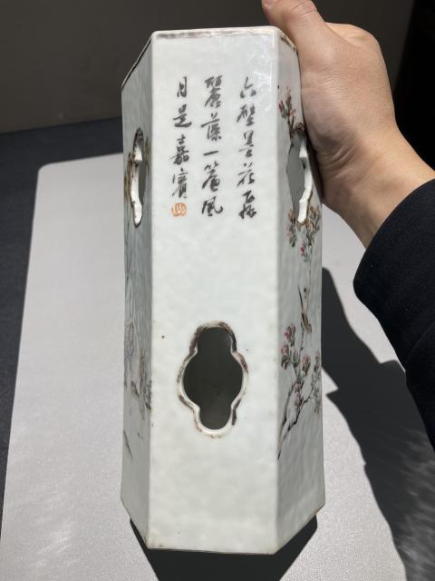 古玩陶瓷清代淺絳彩人物六方帽筒拍賣，當前價格18888元