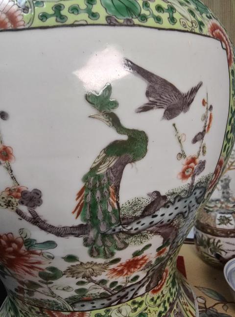 古玩陶瓷晚清五彩孔雀花鳥開窗將軍罐拍賣，當前價格13988元