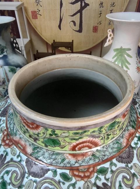 古玩陶瓷晚清五彩孔雀花鳥開窗將軍罐拍賣，當前價格13988元