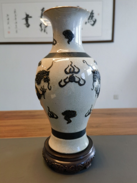 古玩陶瓷38厘米五爪龍趕珠紋觀音瓶拍賣,當前價格2800元