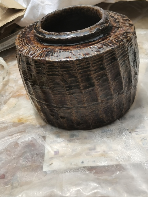 古玩陶瓷清代醬釉魚簍罐妖變漂亮。拍賣,當前價格688元