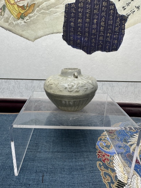 古玩陶瓷精品:元代暗刻雙系水盂拍賣，當前價格1999元