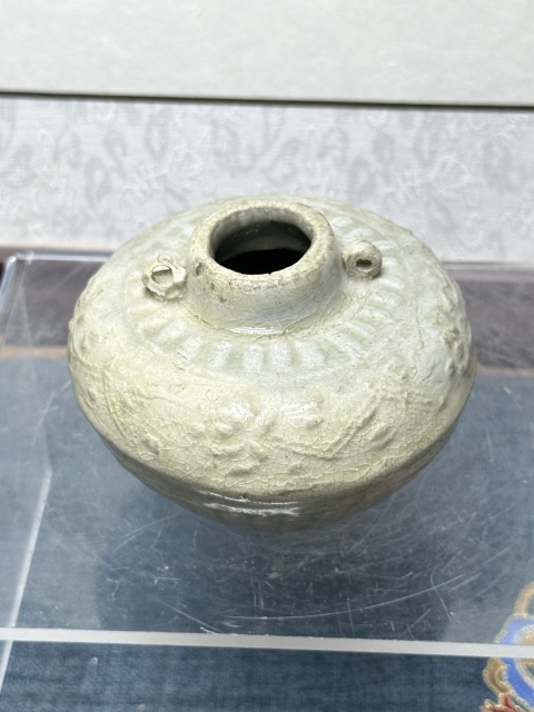 古玩陶瓷精品:元代暗刻雙系水盂拍賣，當前價格1999元