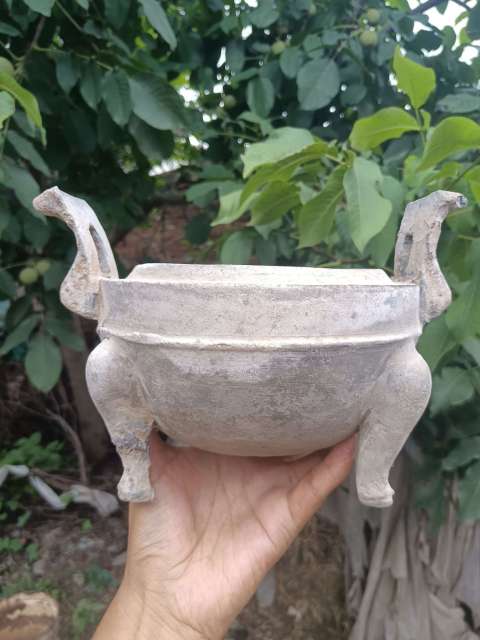 古玩陶瓷戰國～灰陶三足鼎【館藏品】拍賣，當前價格588元