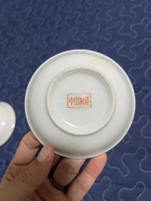古玩陶瓷民國花鳥蝶紋廣彩盤(一對)拍賣,當(dāng)前價(jià)格680元