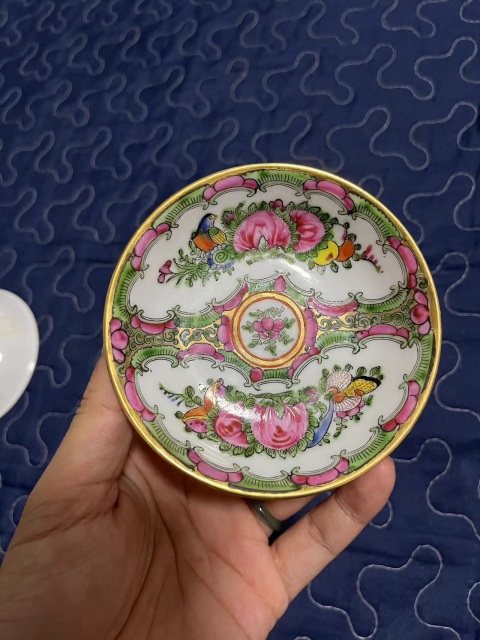 古玩陶瓷民國花鳥蝶紋廣彩盤(一對)拍賣,當(dāng)前價(jià)格680元