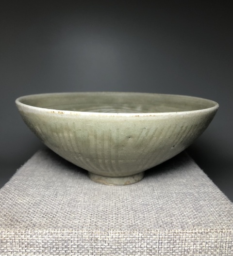 古玩陶瓷宋代同安窯青瓷刻花斗笠碗拍賣(mài),當(dāng)前價(jià)格2380元