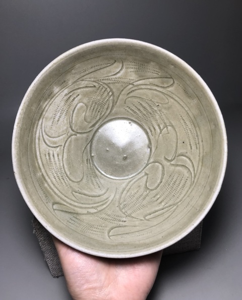 古玩陶瓷宋代同安窯青瓷刻花斗笠碗拍賣(mài),當(dāng)前價(jià)格2380元