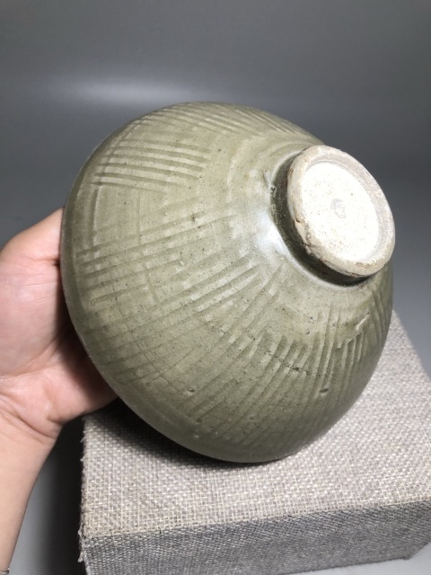 古玩陶瓷宋代同安窯青瓷刻花斗笠碗拍賣(mài),當(dāng)前價(jià)格2380元