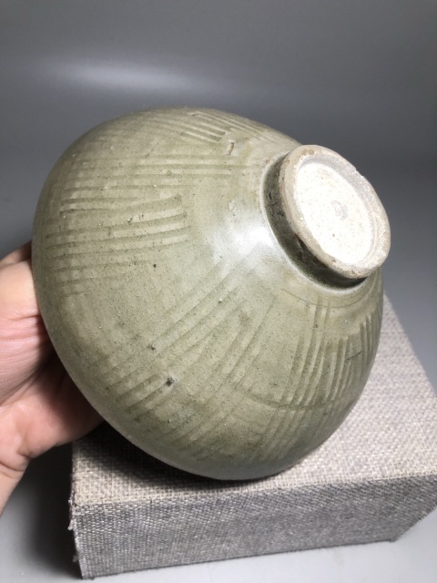 古玩陶瓷宋代同安窯青瓷刻花斗笠碗拍賣(mài),當(dāng)前價(jià)格2380元