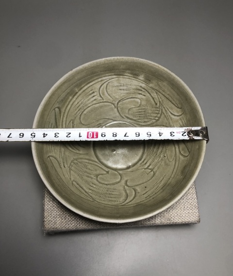 古玩陶瓷宋代同安窯青瓷刻花斗笠碗拍賣(mài),當(dāng)前價(jià)格2380元