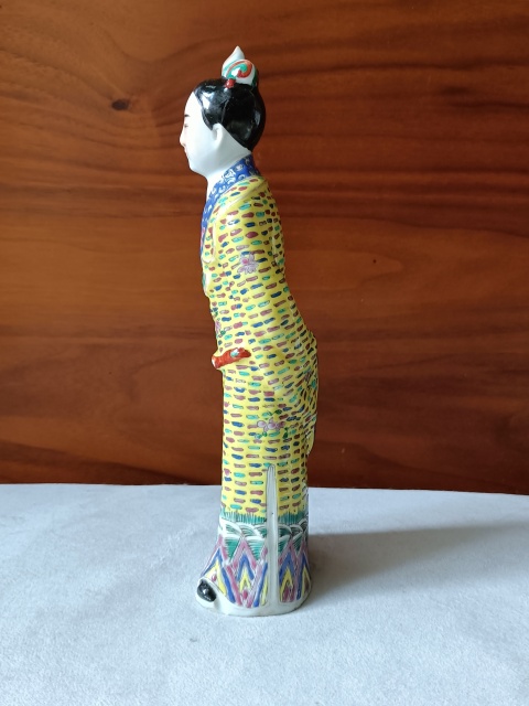 古玩陶瓷粉彩人物塑像拍賣,當(dāng)前價(jià)格990元