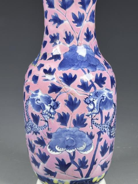 古玩陶瓷民國青花大雅齋風(fēng)格龍穿花蒜頭口瓶拍賣,當(dāng)前價(jià)格6800元